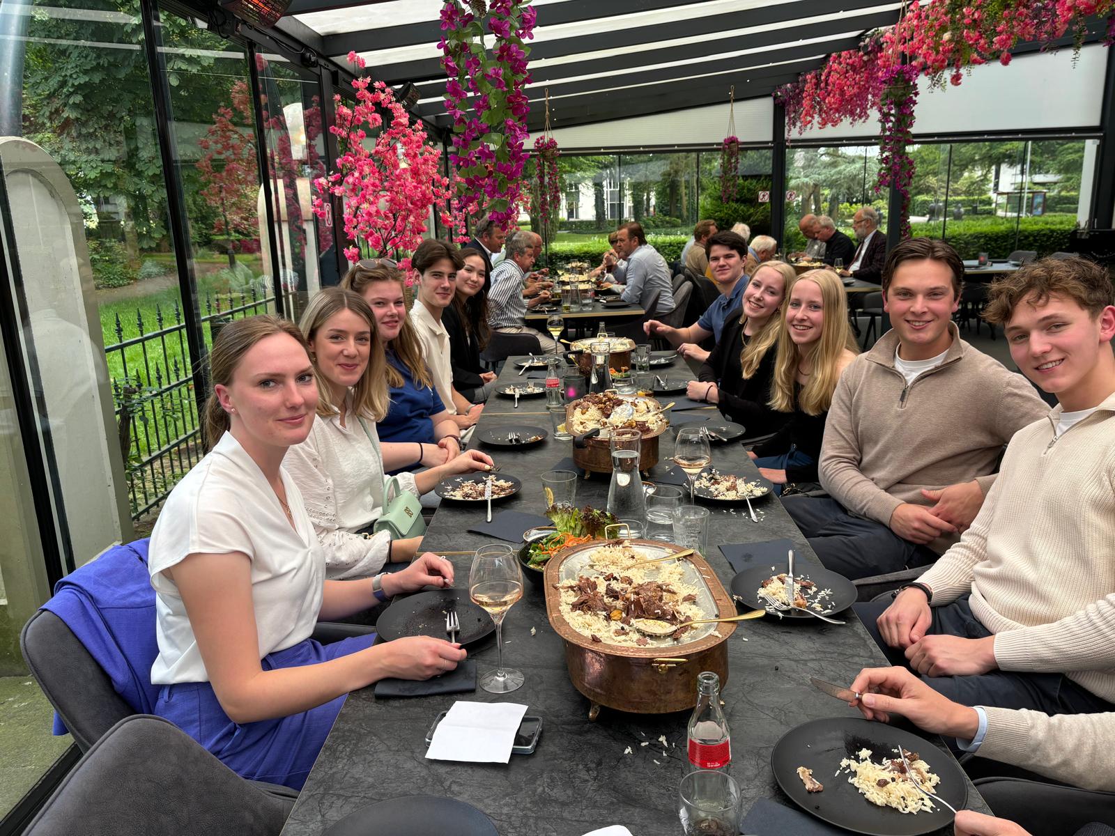 Rotaract Deventer bij Rotary Haaksbergen diner met jeugd